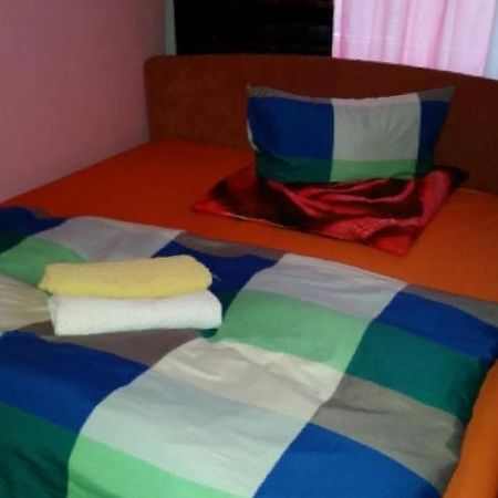 Schohne Zimmer Mit Doppelbet Мюнхен Экстерьер фото